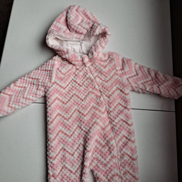 Zigzag Pink and White Little Beginnings Onesie - Picture 2 of 6